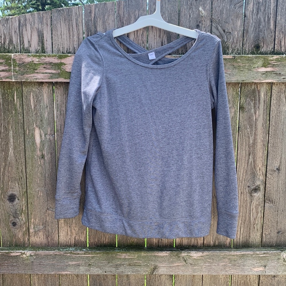 old navy active wear long sleeve with open back